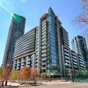  Apartment Lakefront Living Downtown - Free Parking, Gym, Indoor Pool Canada
